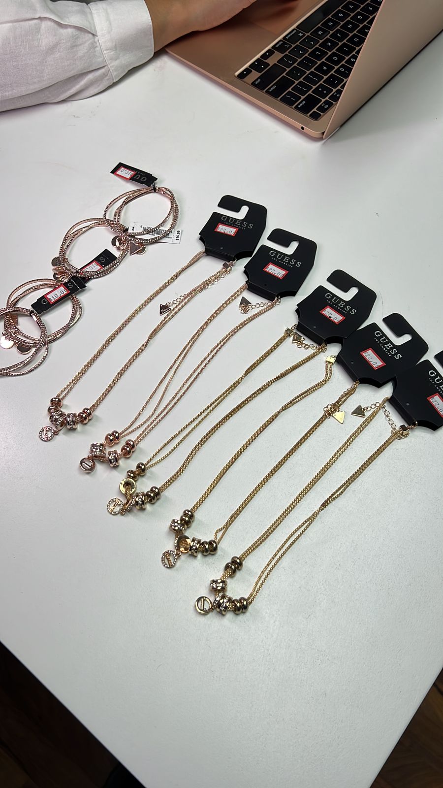 LOTE GUESS